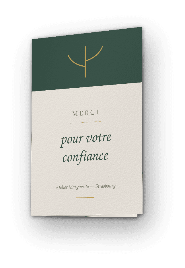 Carte pliée A6 — 10,5 × 14,8 cm pliée
